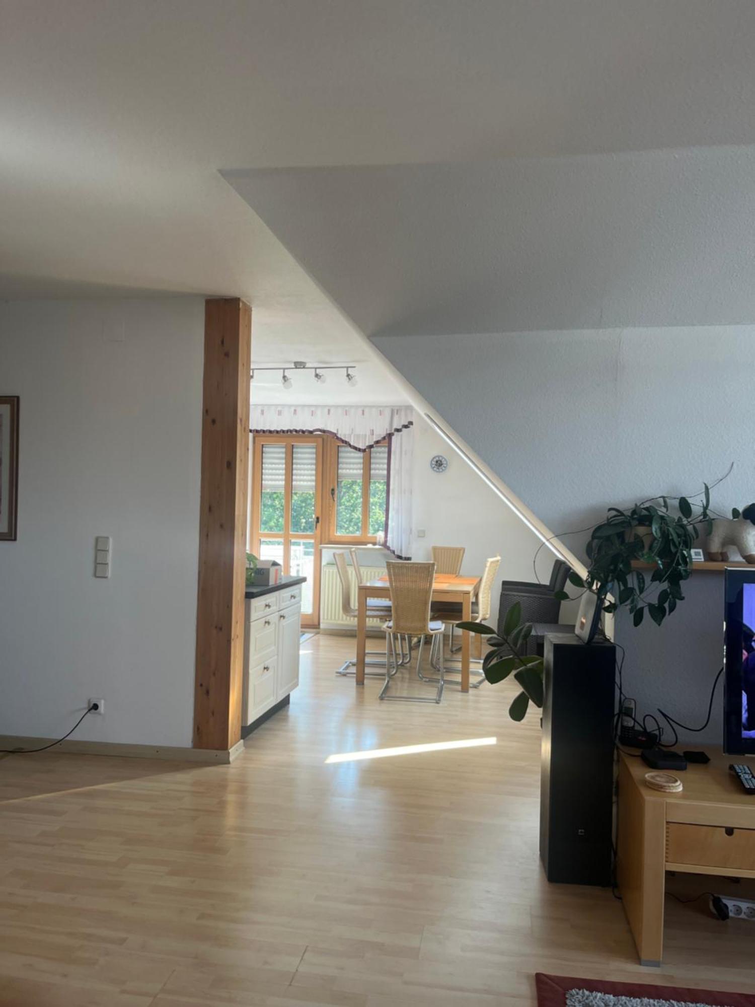 Sonniges Dachzimmer Feucht Exterior photo